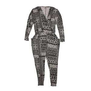 LOVEAPPELLA NEW $88‎ Long Sleeve V-Neck Printed Knit Jumpsuit Black/White XS